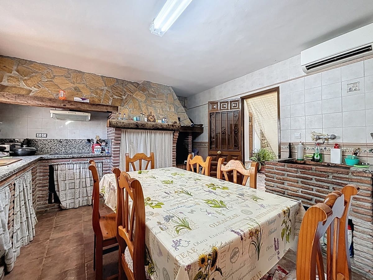 6 soverom Villa til salgs i Periana med svømmebasseng garasje - € 595 000 (Ref: 10128673)