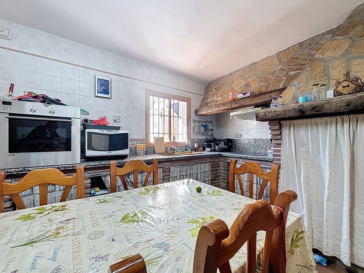 6 soverom Villa til salgs i Periana med svømmebasseng garasje - € 595 000 (Ref: 10128673)