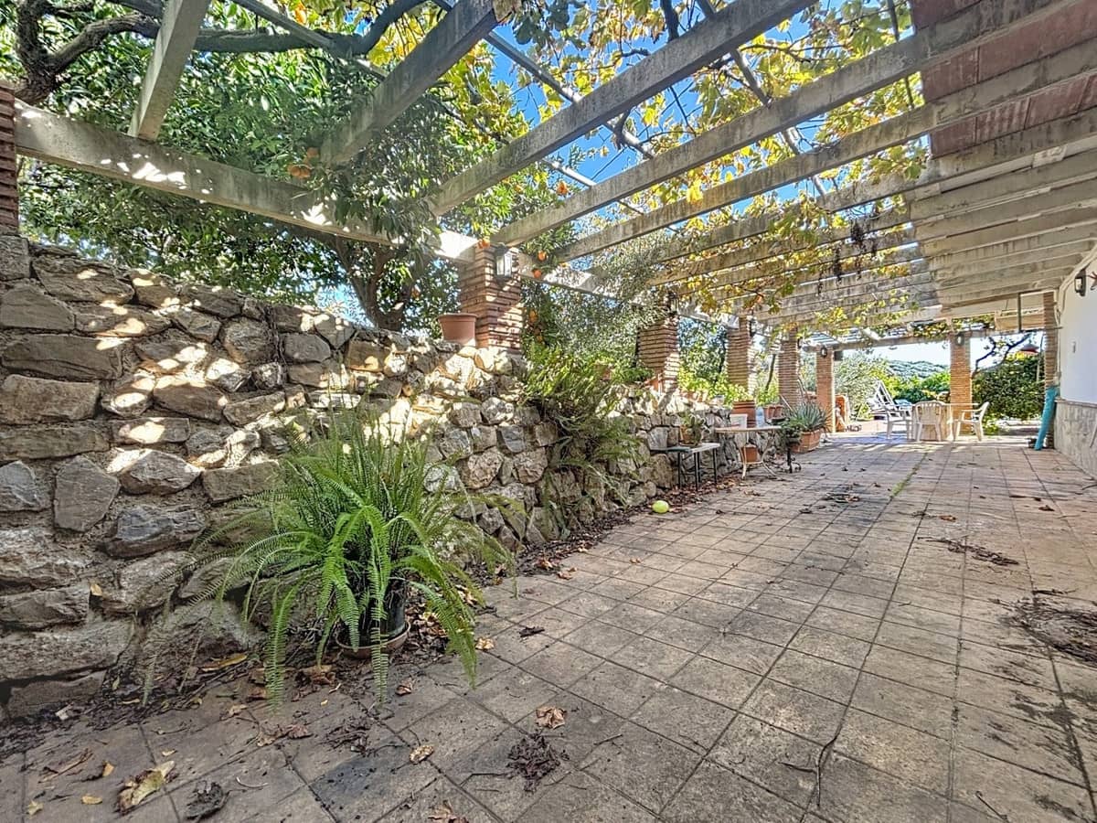 6 soverom Villa til salgs i Periana med svømmebasseng garasje - € 595 000 (Ref: 10128673)