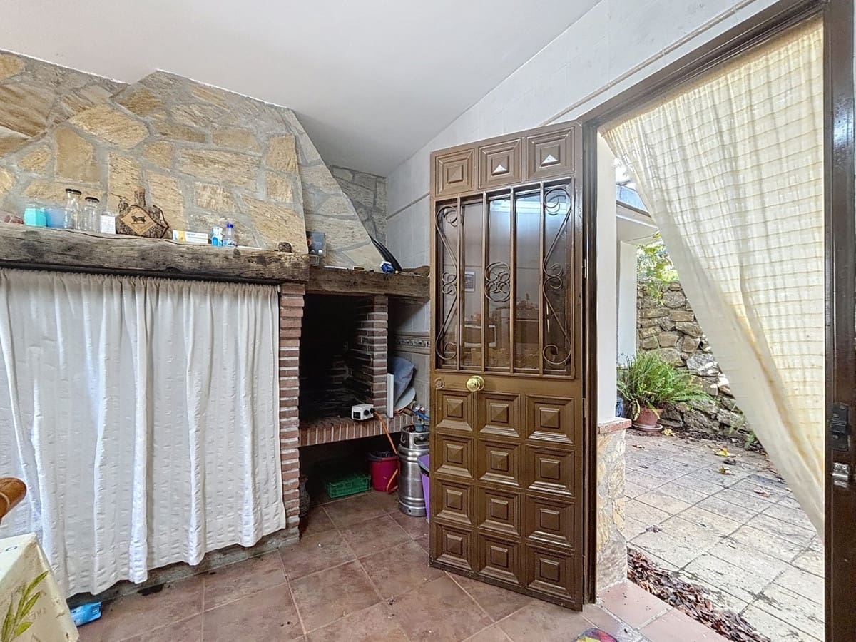 6 soverom Villa til salgs i Periana med svømmebasseng garasje - € 595 000 (Ref: 10128673)