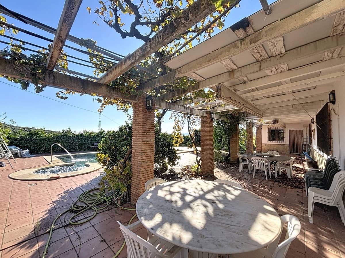 6 soverom Villa til salgs i Periana med svømmebasseng garasje - € 595 000 (Ref: 10128673)