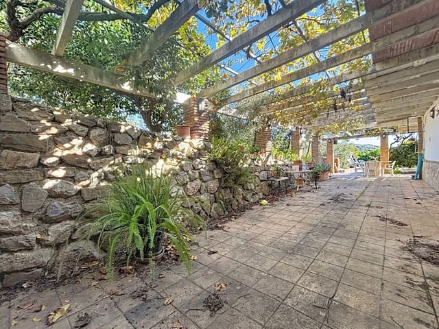 6 soverom Villa til salgs i Periana med svømmebasseng garasje - € 595 000 (Ref: 10128673)