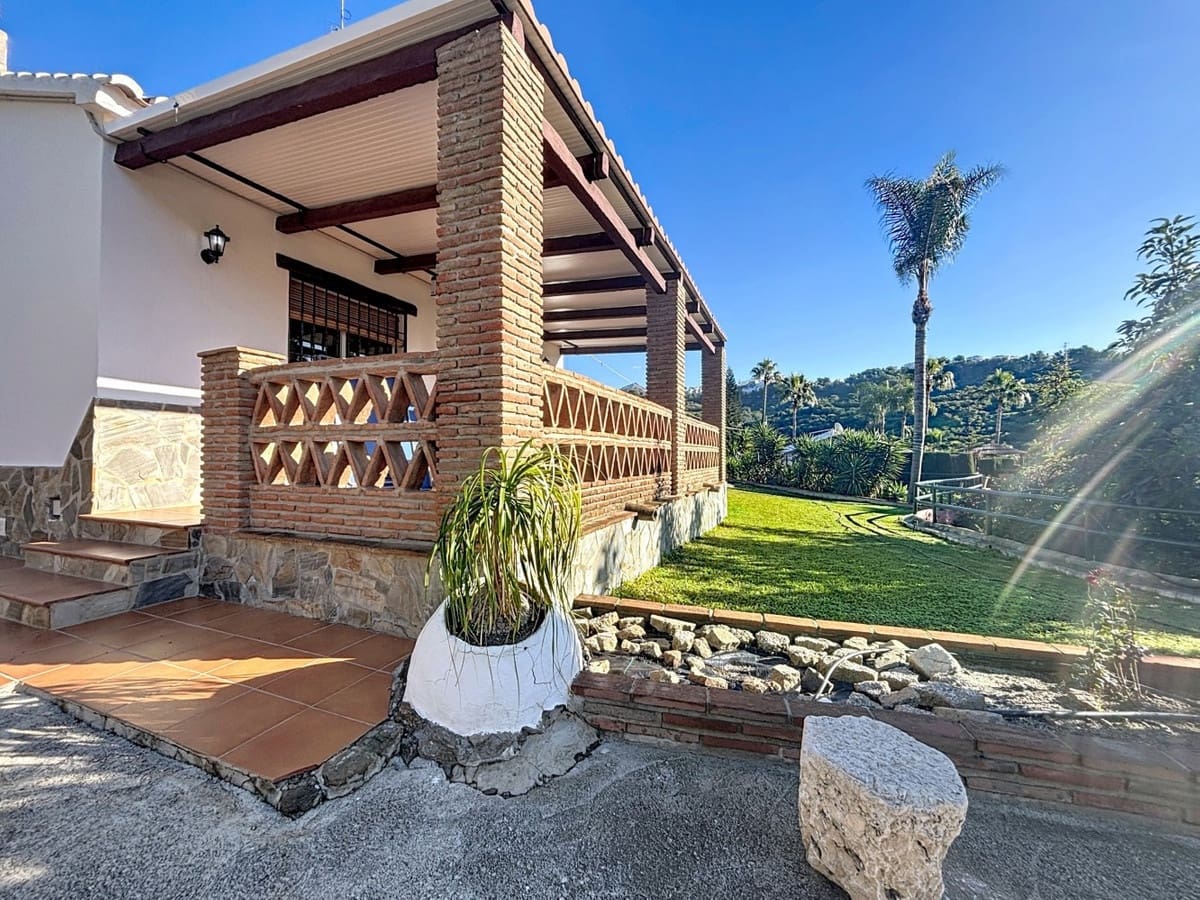 2 bedroom Villa for sale in Frigiliana with pool garage - € 365,000 (Ref: 10128674)