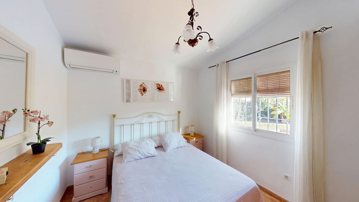 2 bedroom Villa for sale in Frigiliana with pool garage - € 365,000 (Ref: 10128674)