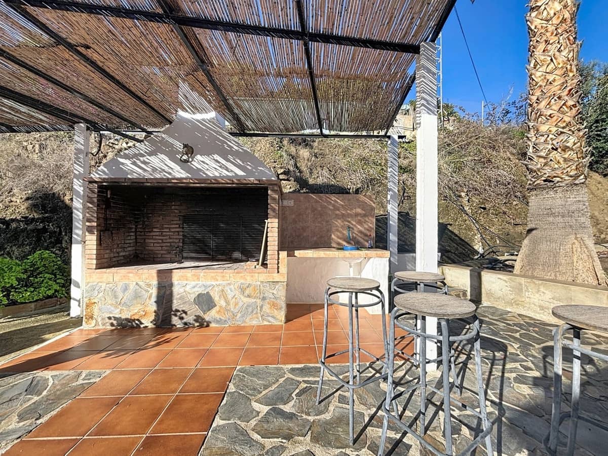 2 bedroom Villa for sale in Frigiliana with pool garage - € 365,000 (Ref: 10128674)