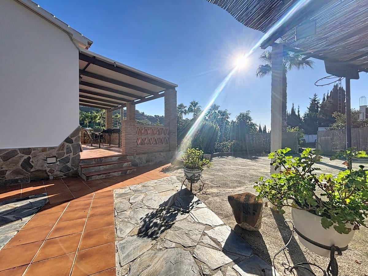 2 bedroom Villa for sale in Frigiliana with pool garage - € 365,000 (Ref: 10128674)