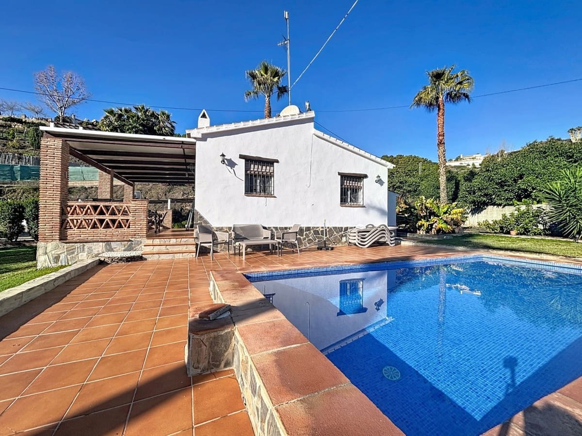 2 bedroom Villa for sale in Frigiliana with pool garage - € 365,000 (Ref: 10128674)