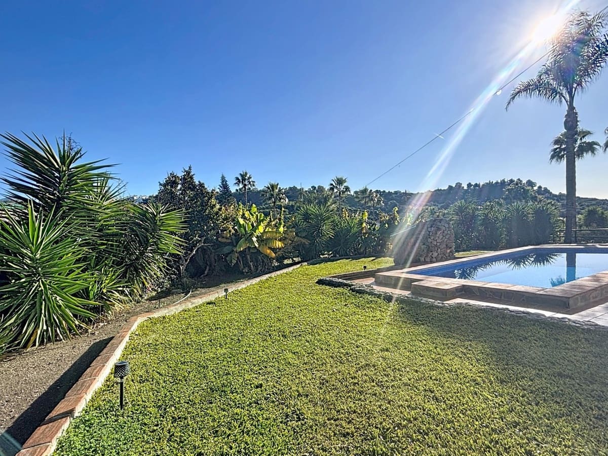 2 bedroom Villa for sale in Frigiliana with pool garage - € 365,000 (Ref: 10128674)