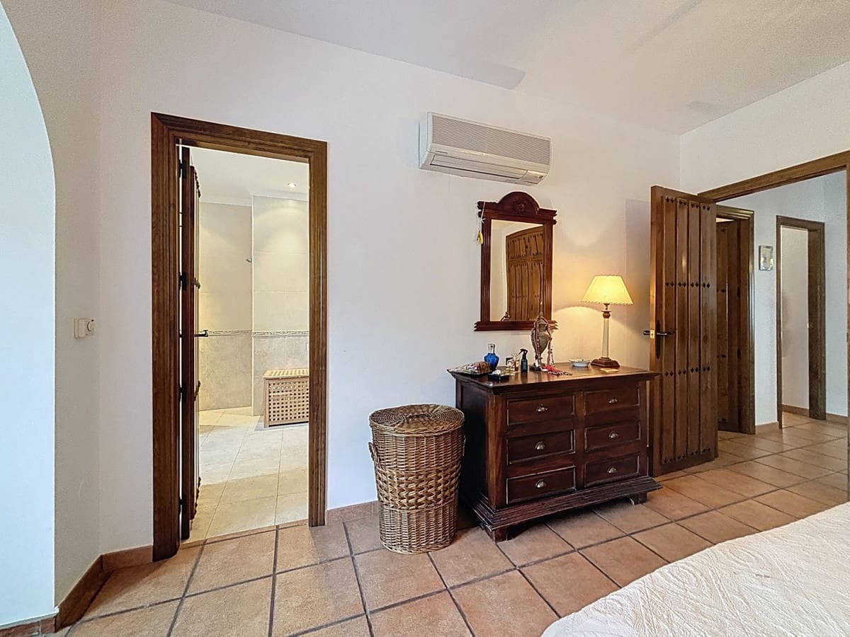 3 camera da letto Villa in vendita in Canillas de Albaida con piscina - 549.900 € (Rif: 10128676)