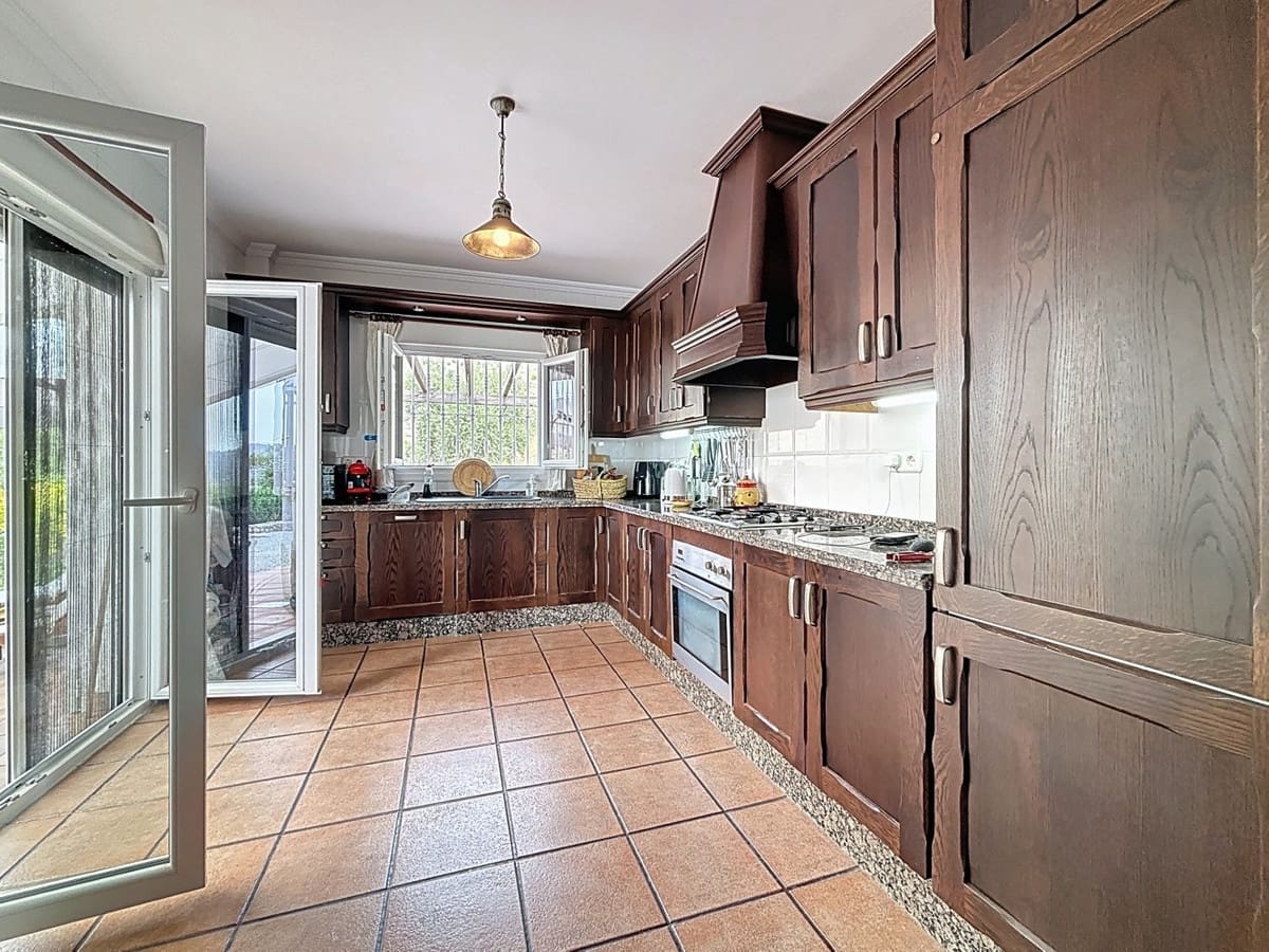 3 camera da letto Villa in vendita in Canillas de Albaida con piscina - 549.900 € (Rif: 10128676)
