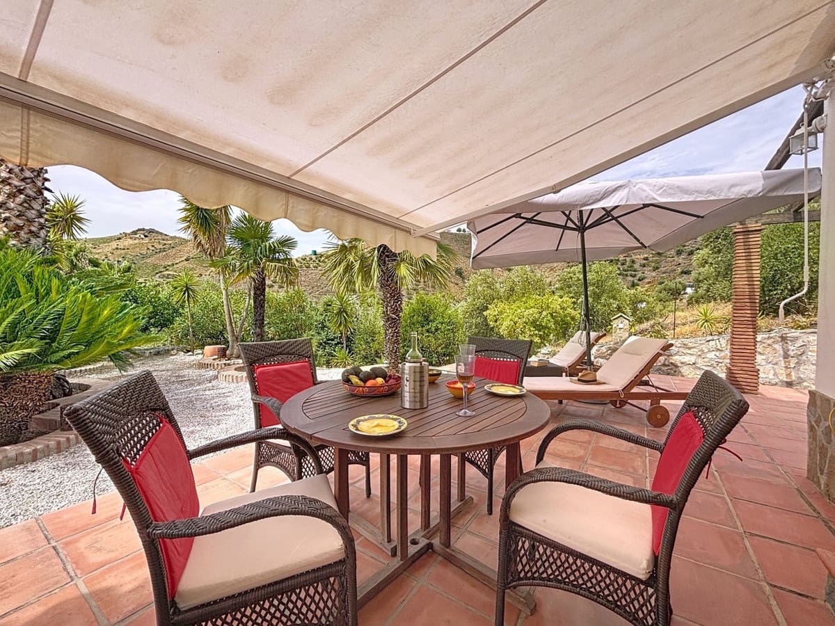 3 camera da letto Villa in vendita in Canillas de Albaida con piscina - 549.900 € (Rif: 10128676)