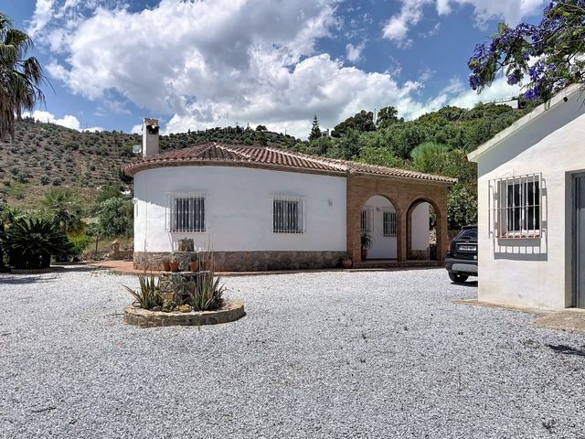 3 chambre Villa/Maison à vendre à Canillas de Albaida avec piscine - 549 900 € (Ref: 10128676)