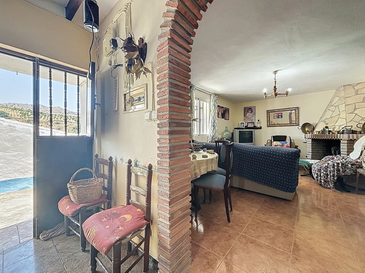 4 Zimmer Villa zu verkaufen in Comares - 170.000 € (Ref: 10128677)