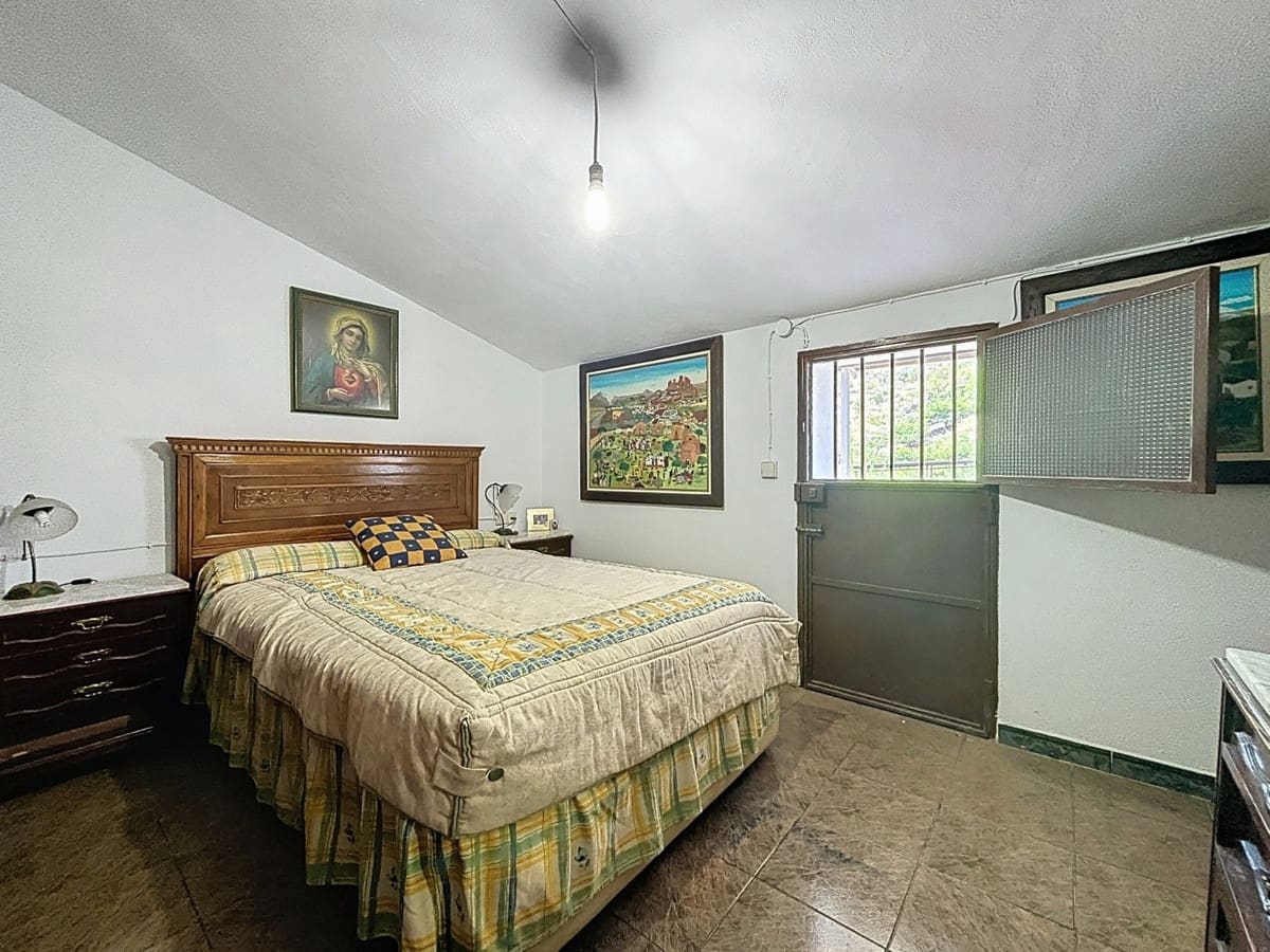4 Zimmer Villa zu verkaufen in Comares - 170.000 € (Ref: 10128677)