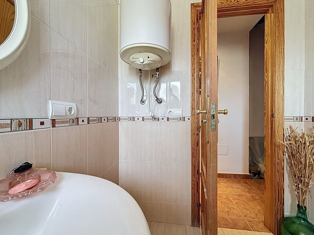4 Zimmer Villa zu verkaufen in Comares - 170.000 € (Ref: 10128677)