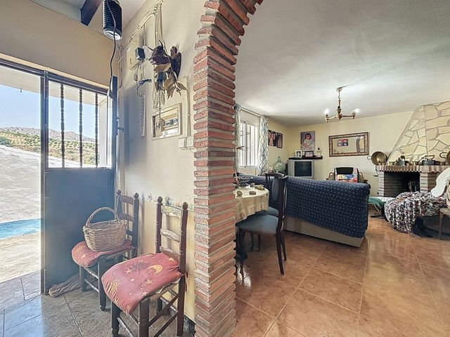 4 Zimmer Villa zu verkaufen in Comares - 170.000 € (Ref: 10128677)
