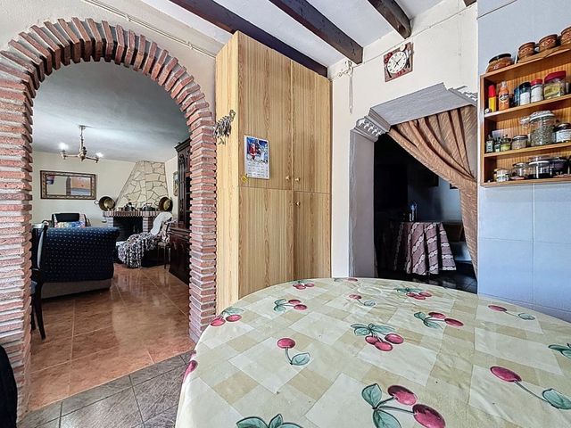 4 Zimmer Villa zu verkaufen in Comares - 170.000 € (Ref: 10128677)
