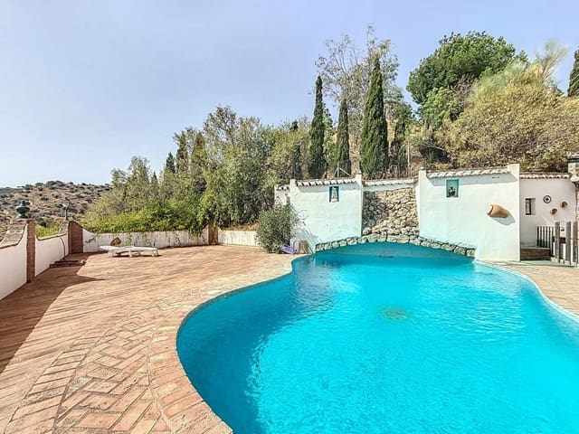 6 bedroom Villa for sale in Viñuela with pool garage - € 850,000 (Ref: 10128678)