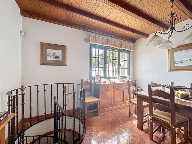 6 bedroom Villa for sale in Viñuela with pool garage - € 850,000 (Ref: 10128678)