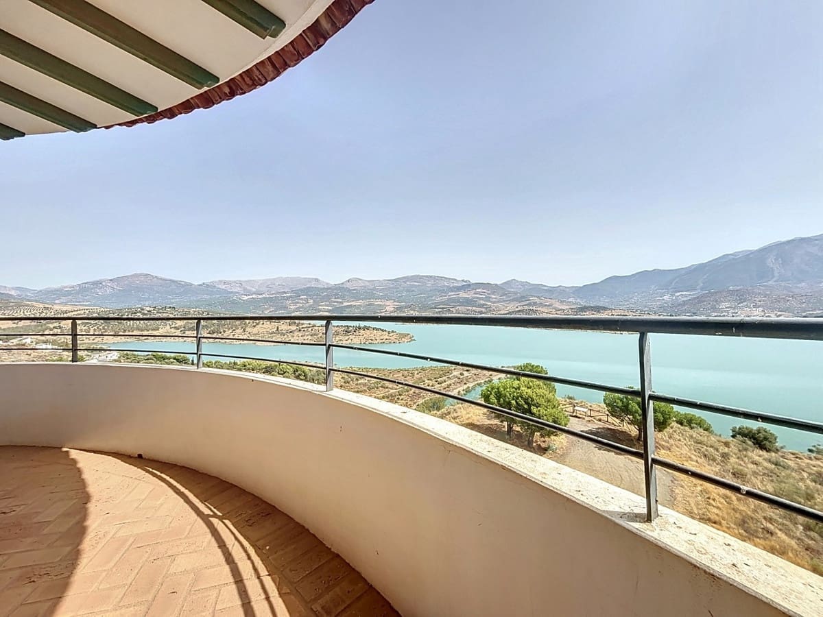 6 bedroom Villa for sale in Vinuela with pool garage - € 850,000 (Ref: 10128678)