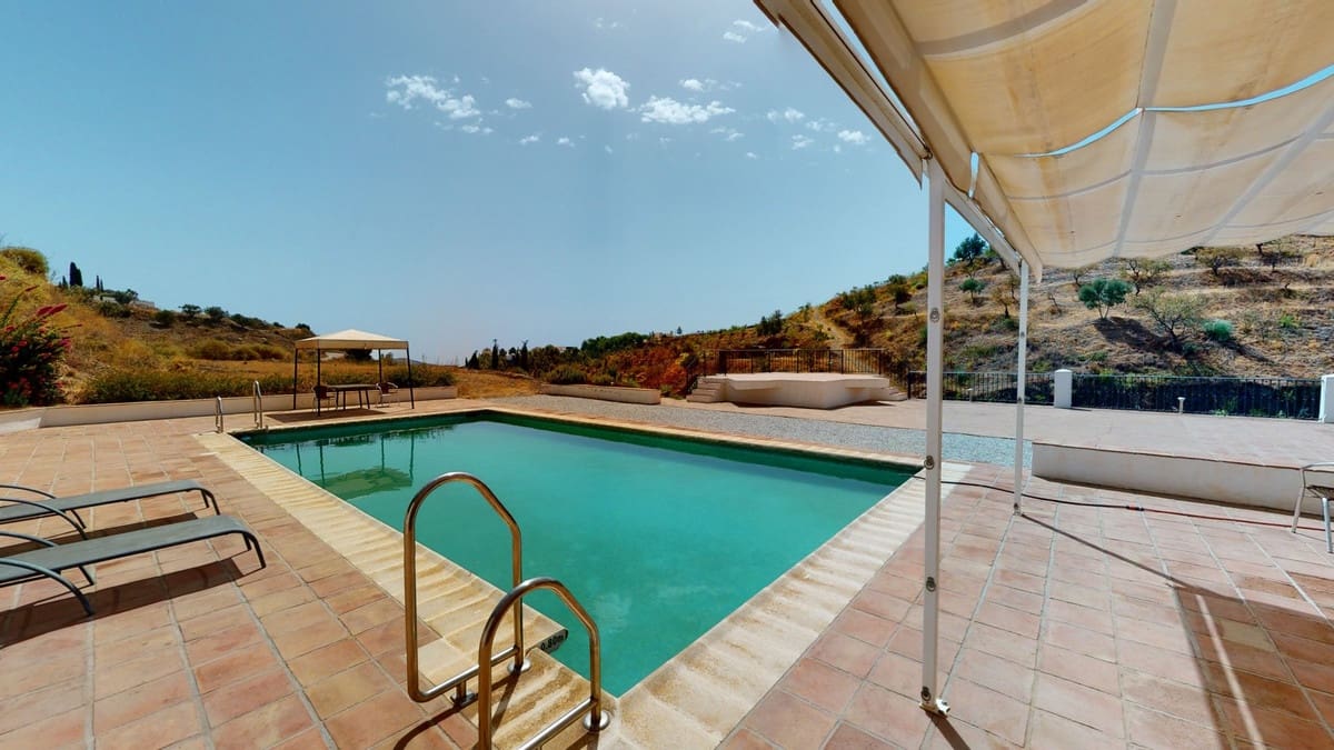 7 sovrum Villa till salu i Macharaviaya med pool garage - 995 000 € (Ref: 10128679)