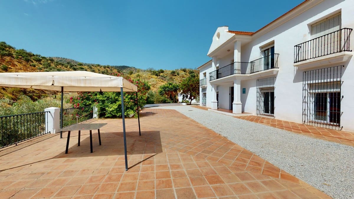 7 sovrum Villa till salu i Macharaviaya med pool garage - 995 000 € (Ref: 10128679)