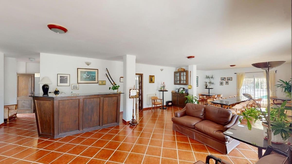 7 sovrum Villa till salu i Macharaviaya med pool garage - 995 000 € (Ref: 10128679)