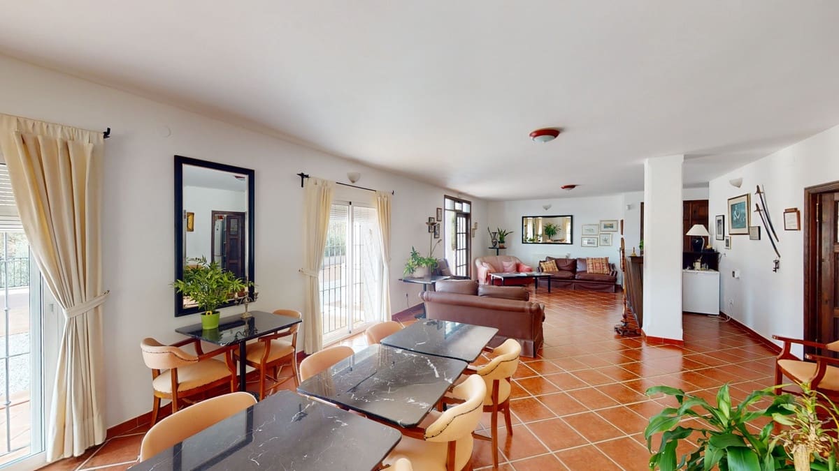 7 sovrum Villa till salu i Macharaviaya med pool garage - 995 000 € (Ref: 10128679)