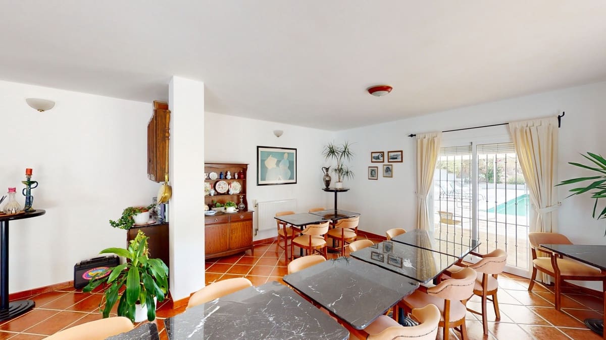 7 sovrum Villa till salu i Macharaviaya med pool garage - 995 000 € (Ref: 10128679)