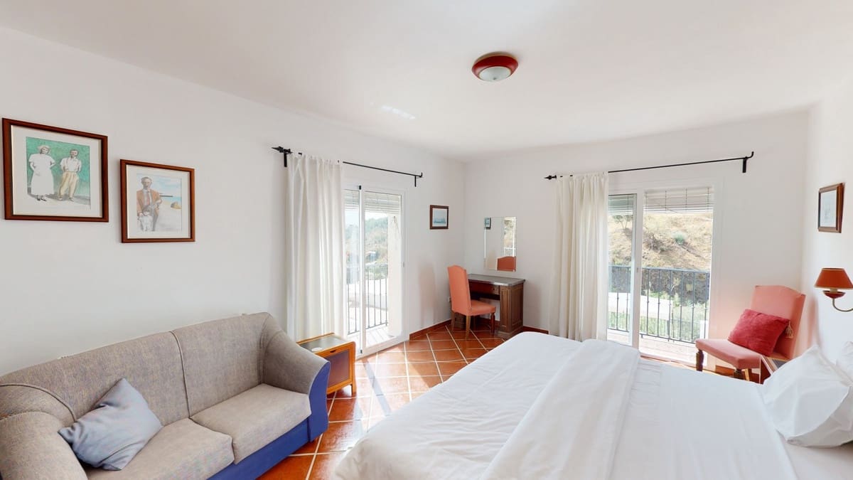 7 sovrum Villa till salu i Macharaviaya med pool garage - 995 000 € (Ref: 10128679)