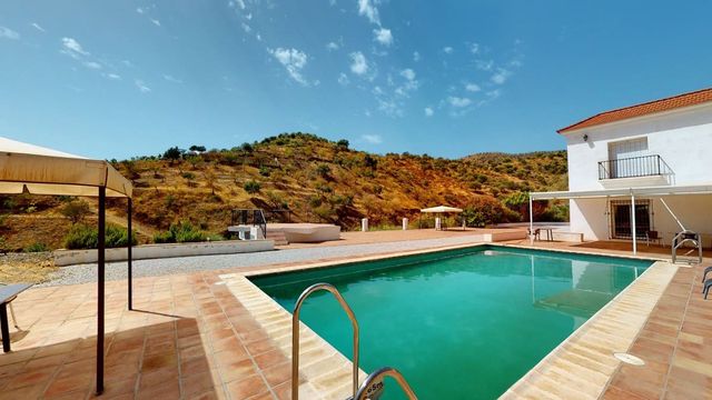 7 sovrum Villa till salu i Macharaviaya med pool garage - 995 000 € (Ref: 10128679)