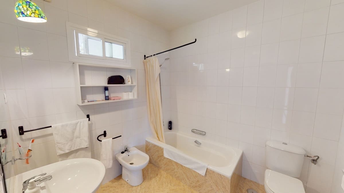 7 sovrum Villa till salu i Macharaviaya med pool garage - 995 000 € (Ref: 10128679)