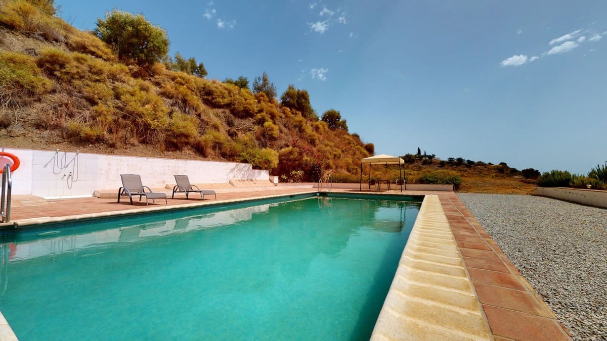 7 sovrum Villa till salu i Macharaviaya med pool garage - 995 000 € (Ref: 10128679)