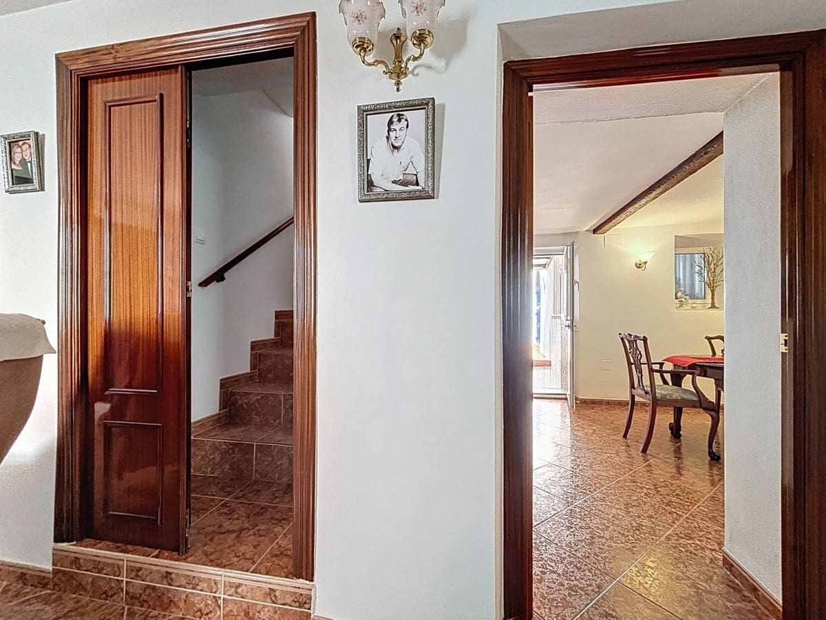 5 Zimmer Villa zu verkaufen in Periana mit Garage - 199.000 € (Ref: 10128682)