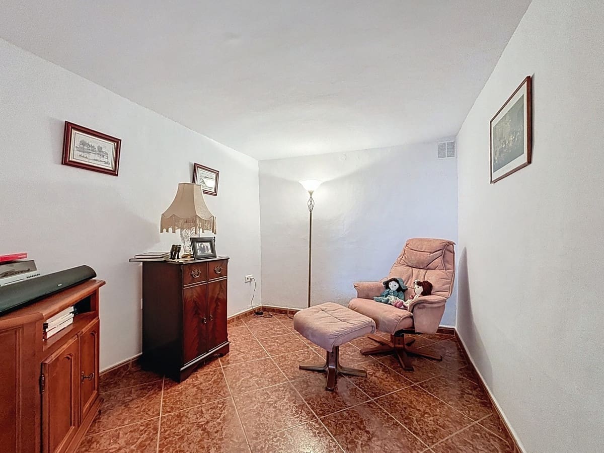 5 Zimmer Villa zu verkaufen in Periana mit Garage - 199.000 € (Ref: 10128682)