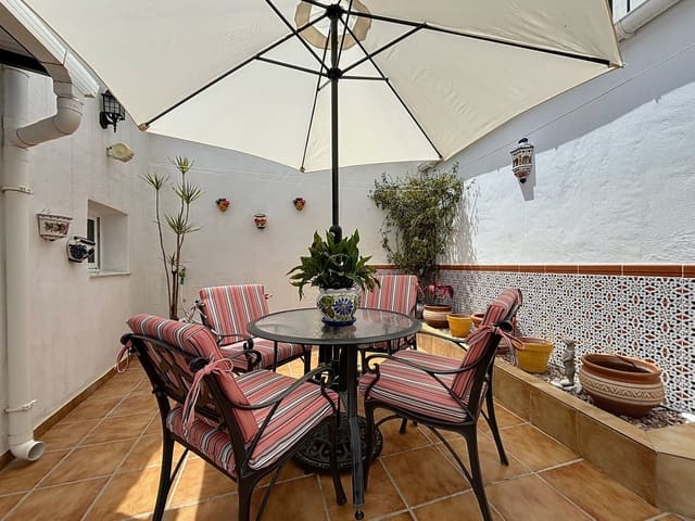 5 Zimmer Villa zu verkaufen in Periana mit Garage - 199.000 € (Ref: 10128682)