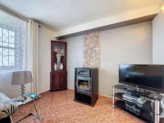5 Zimmer Villa zu verkaufen in Periana mit Garage - 199.000 € (Ref: 10128682)