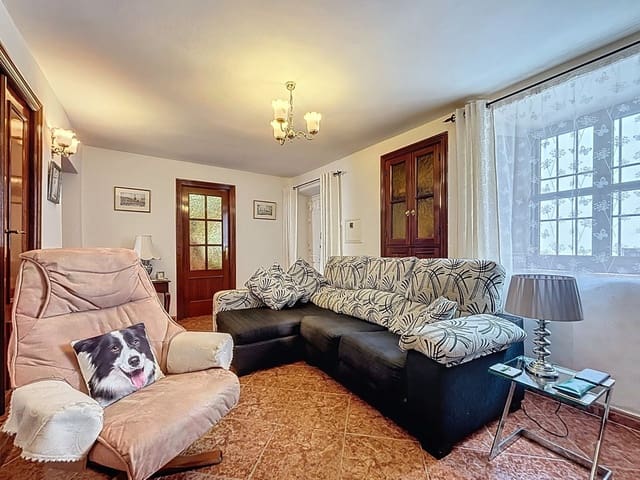5 Zimmer Villa zu verkaufen in Periana mit Garage - 199.000 € (Ref: 10128682)