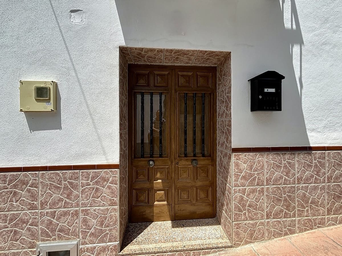 5 Zimmer Villa zu verkaufen in Periana mit Garage - 199.000 € (Ref: 10128682)