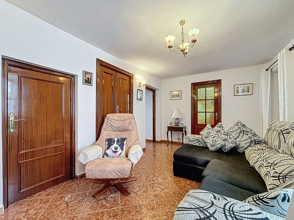 5 Zimmer Villa zu verkaufen in Periana mit Garage - 199.000 € (Ref: 10128682)