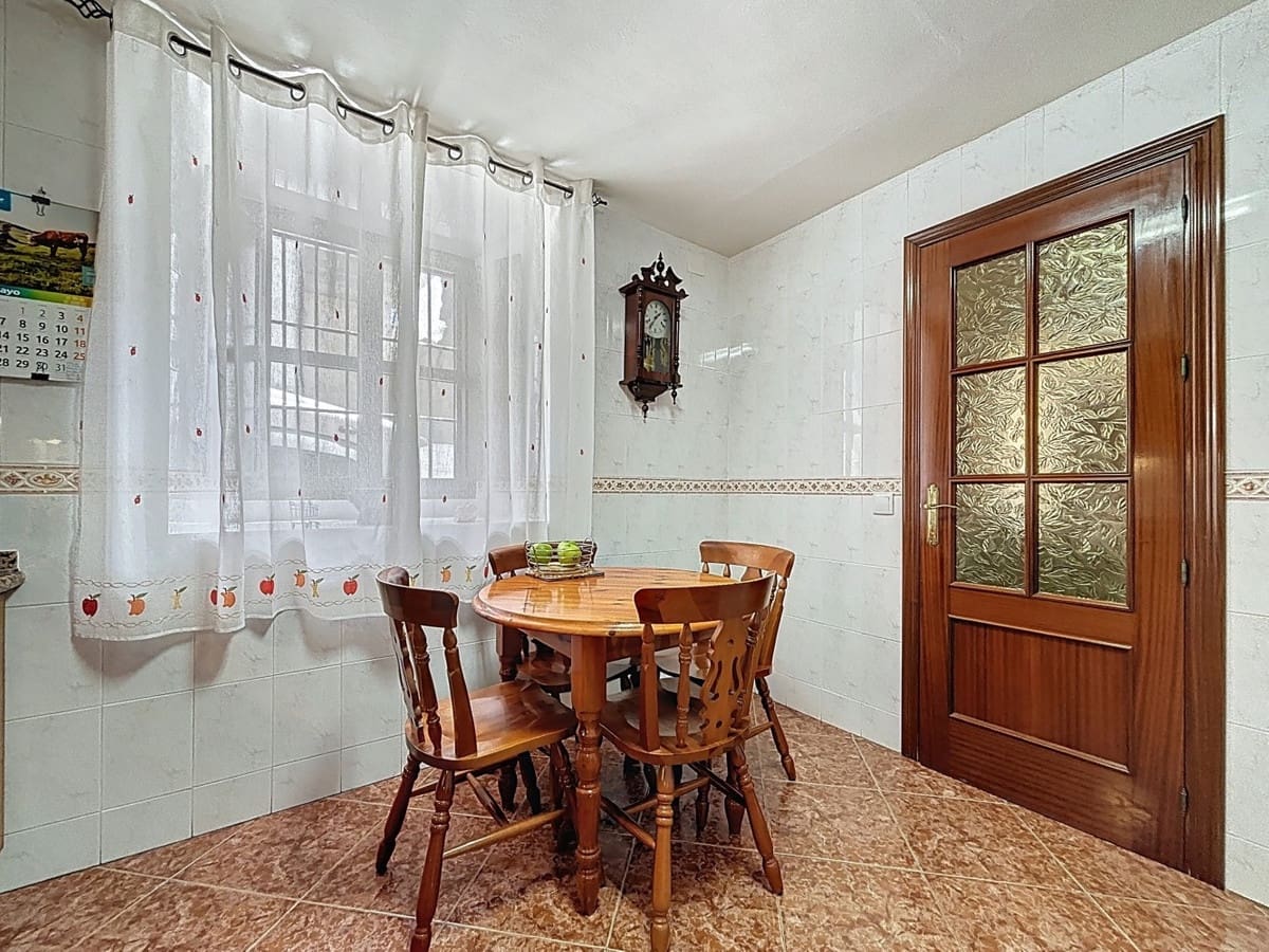 5 Zimmer Villa zu verkaufen in Periana mit Garage - 199.000 € (Ref: 10128682)