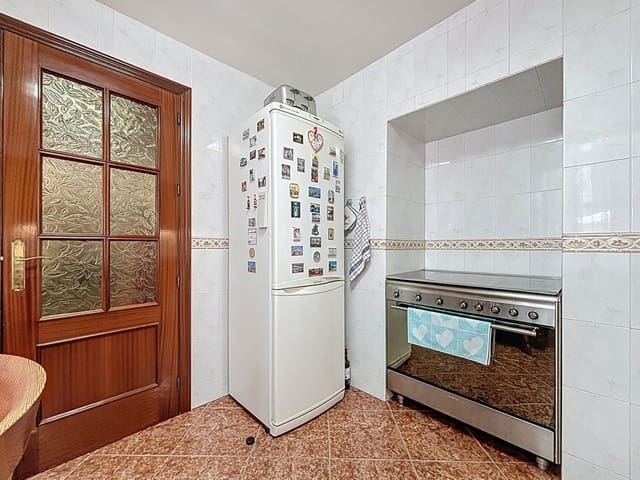 5 Zimmer Villa zu verkaufen in Periana mit Garage - 199.000 € (Ref: 10128682)
