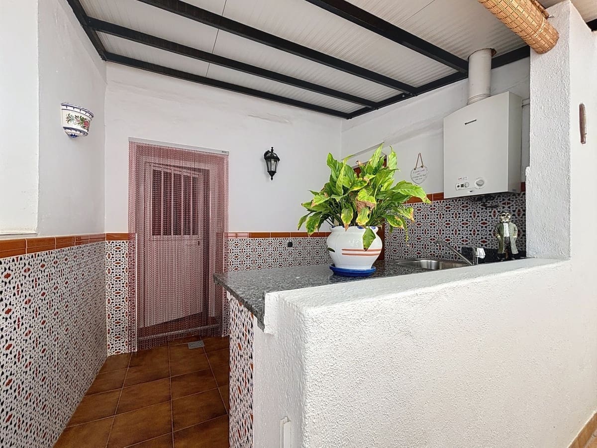 5 Zimmer Villa zu verkaufen in Periana mit Garage - 199.000 € (Ref: 10128682)
