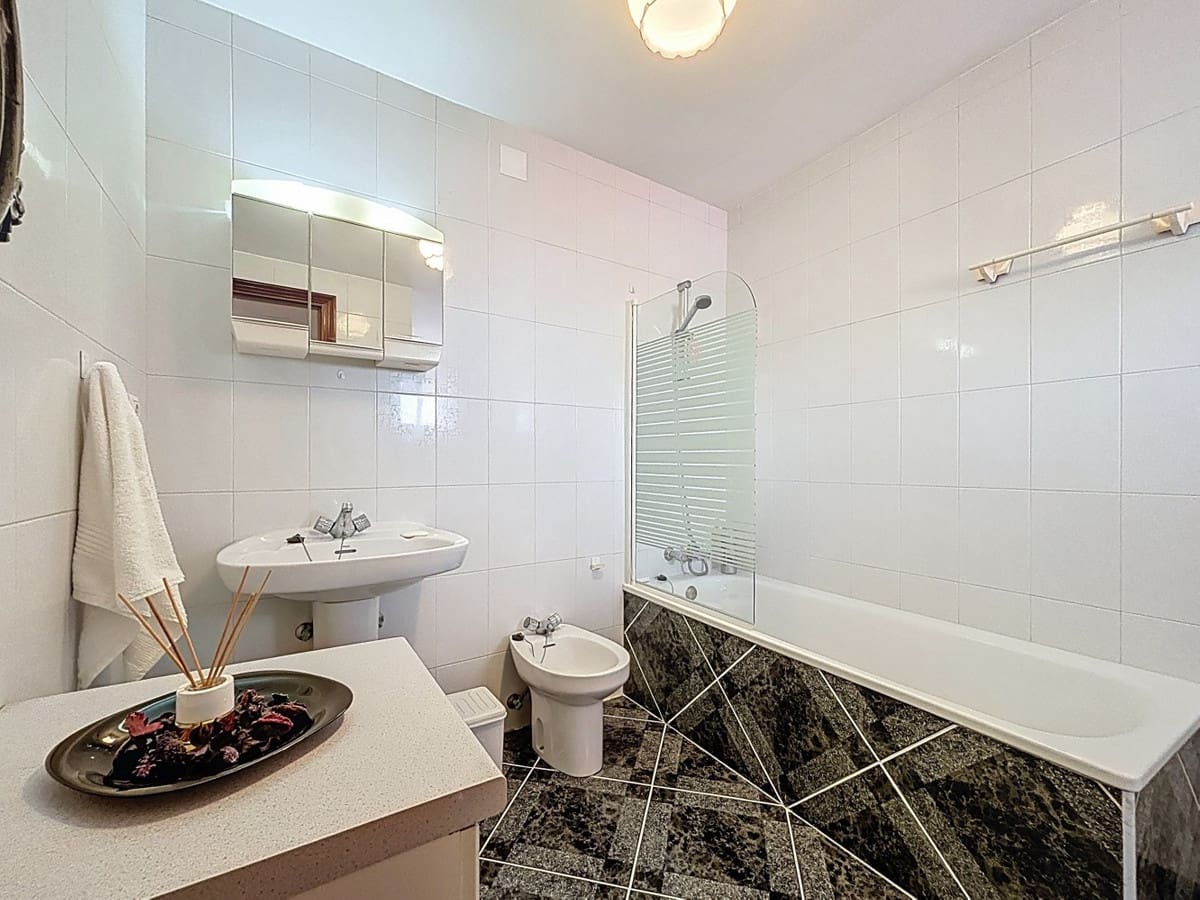 5 Zimmer Villa zu verkaufen in Periana mit Garage - 199.000 € (Ref: 10128682)