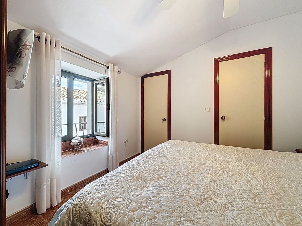 5 Zimmer Villa zu verkaufen in Periana mit Garage - 199.000 € (Ref: 10128682)