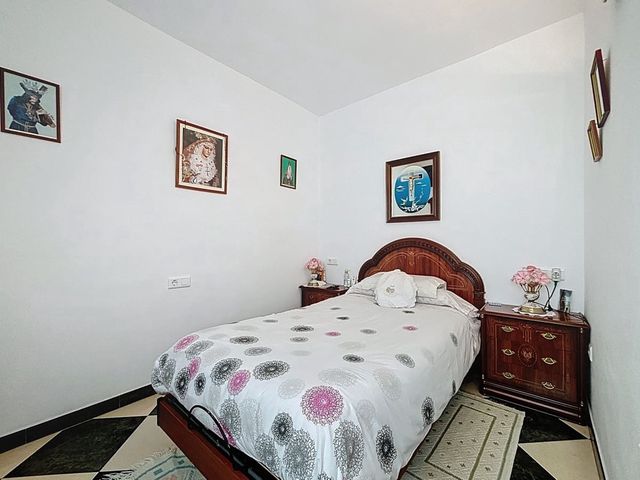 5 bedroom Villa for sale in Viñuela with pool garage - € 360,000 (Ref: 10128683)