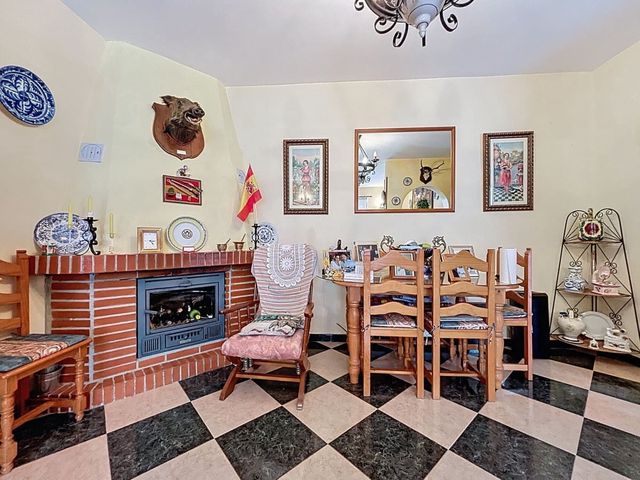 5 bedroom Villa for sale in Viñuela with pool garage - € 360,000 (Ref: 10128683)