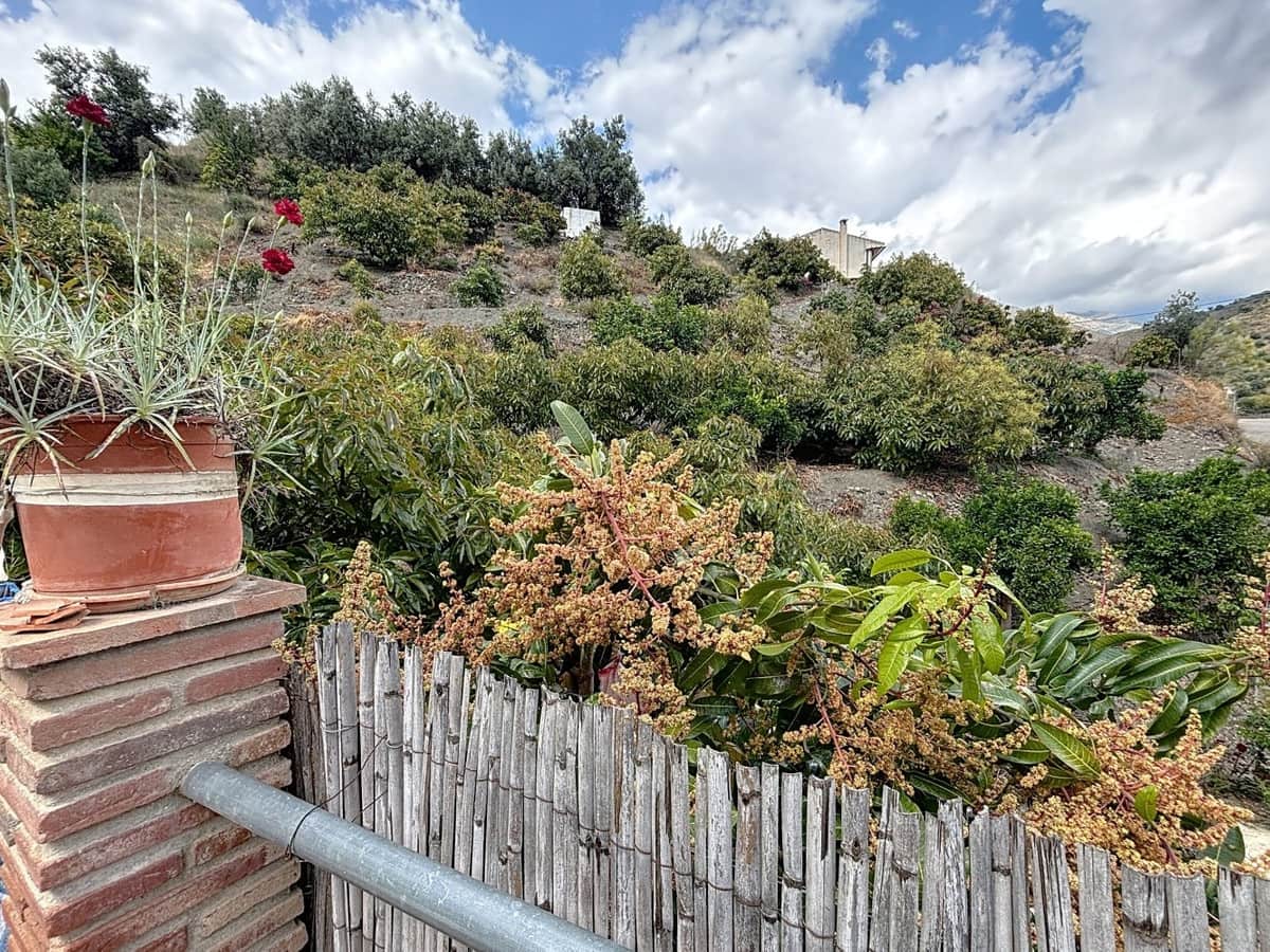 5 bedroom Villa for sale in Vinuela with pool garage - € 360,000 (Ref: 10128683)
