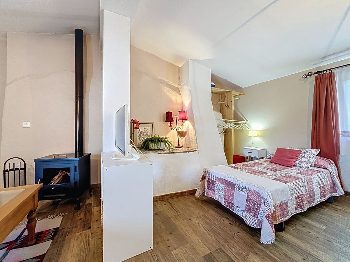 6 Zimmer Villa zu verkaufen in Comares mit Pool Garage - 300.000 € (Ref: 10128686)