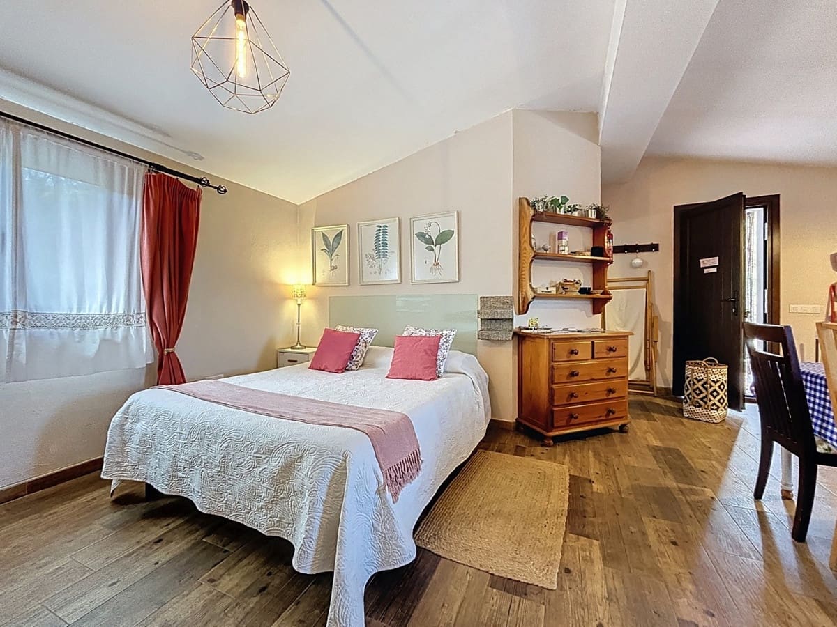 6 Zimmer Villa zu verkaufen in Comares mit Pool Garage - 300.000 € (Ref: 10128686)